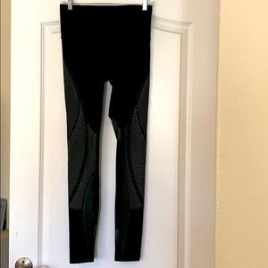 Lululemon mapped out leggings